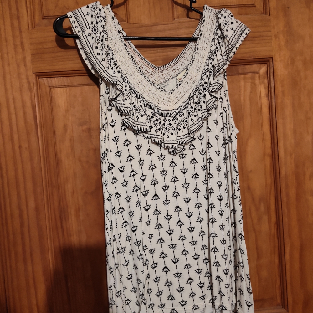 Boho Black and White Sleeveless Top